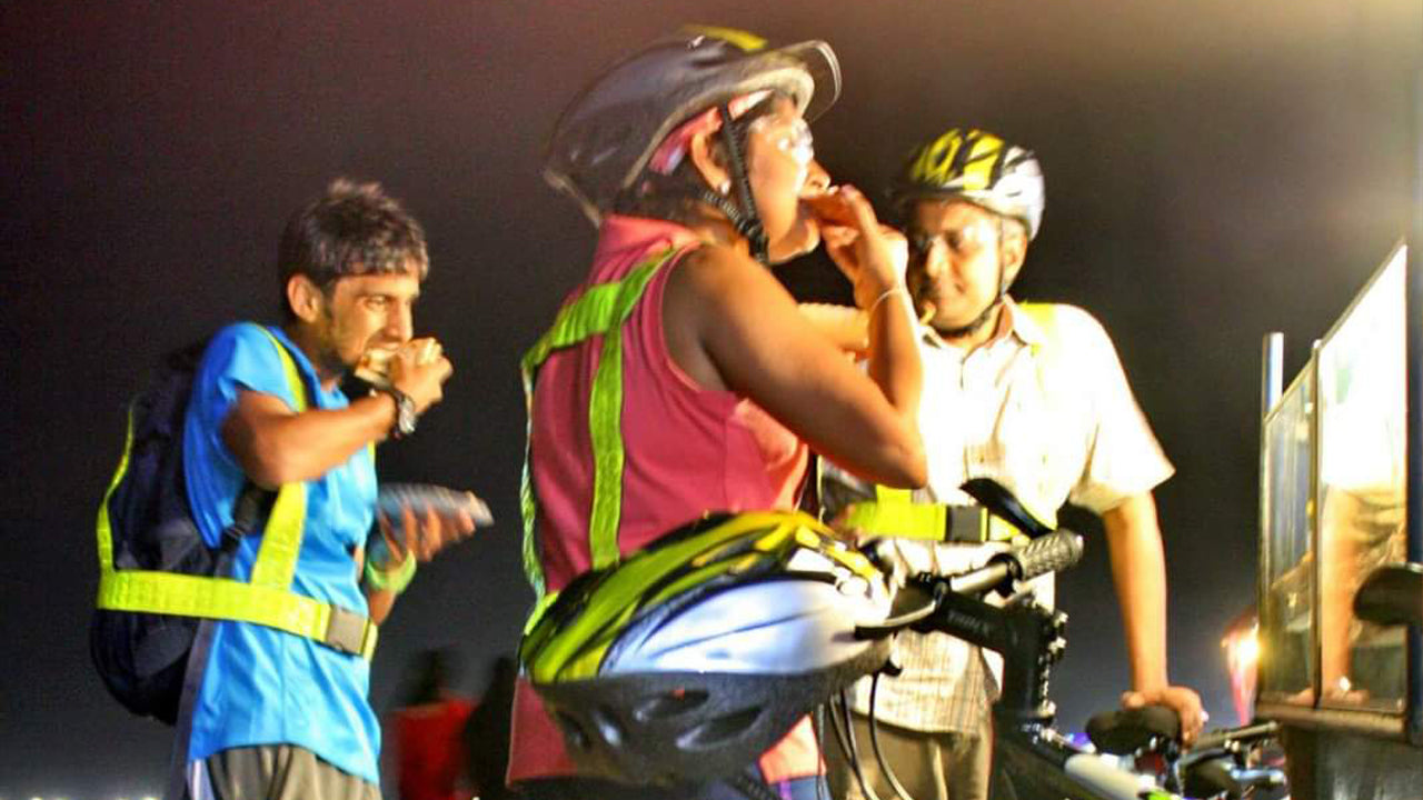 Streetfood Cycling Tour from Colombo City