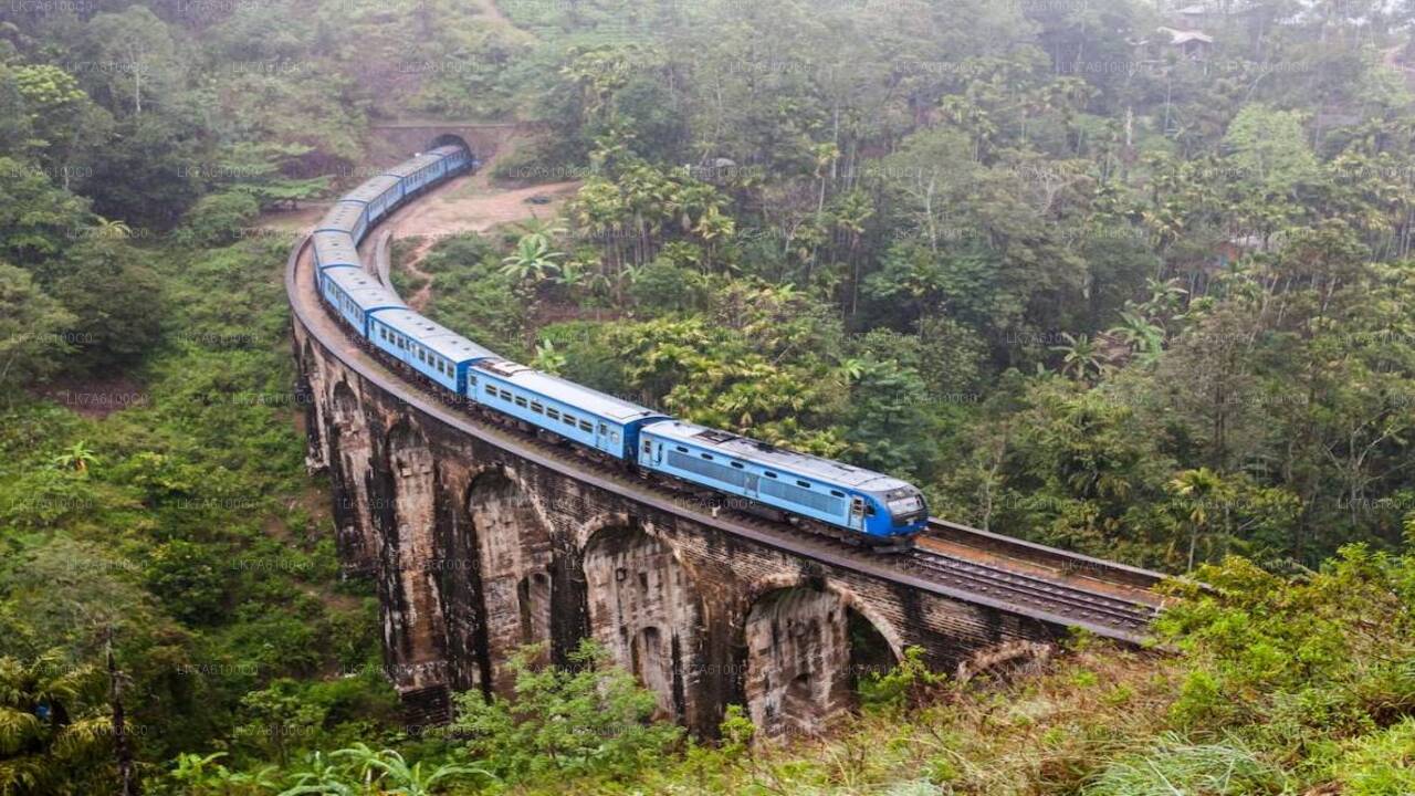 Zugfahrt von Badulla nach Colombo mit (Zug Nr: 1006 "Podi Menike")