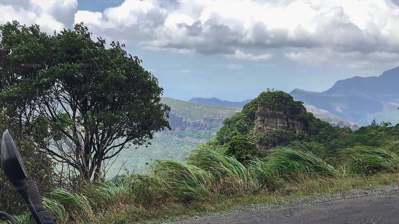 Hiking to Riverston Highlands from Matale City