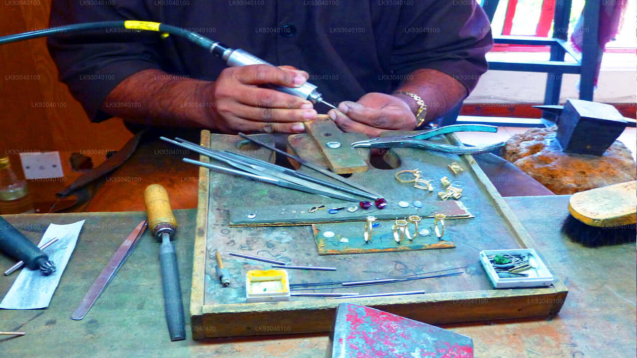 Gems and Jewellery Workshop from Weligama City