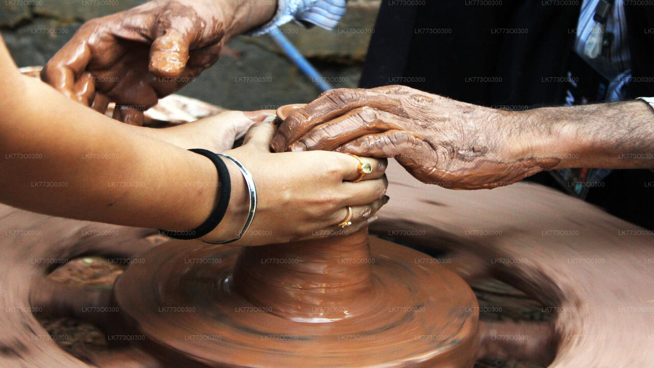 Pottery Village Cycling Tour from Pinnawala City