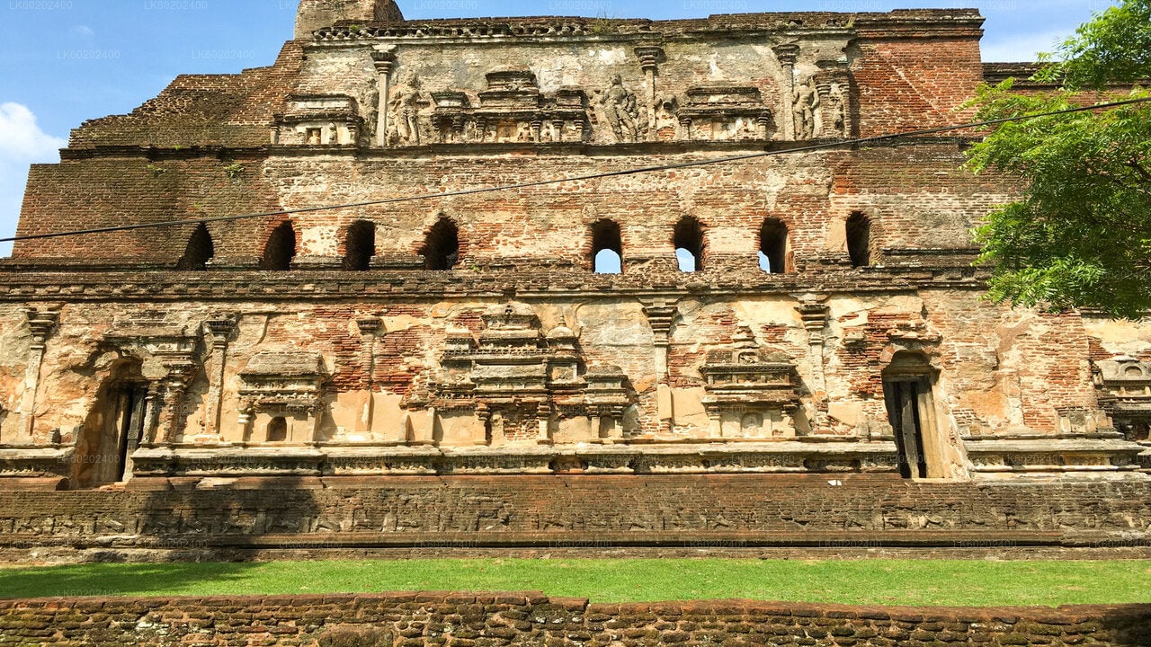 Ritigala, Kala Wewa and Namal Uyana from Sigiriya City