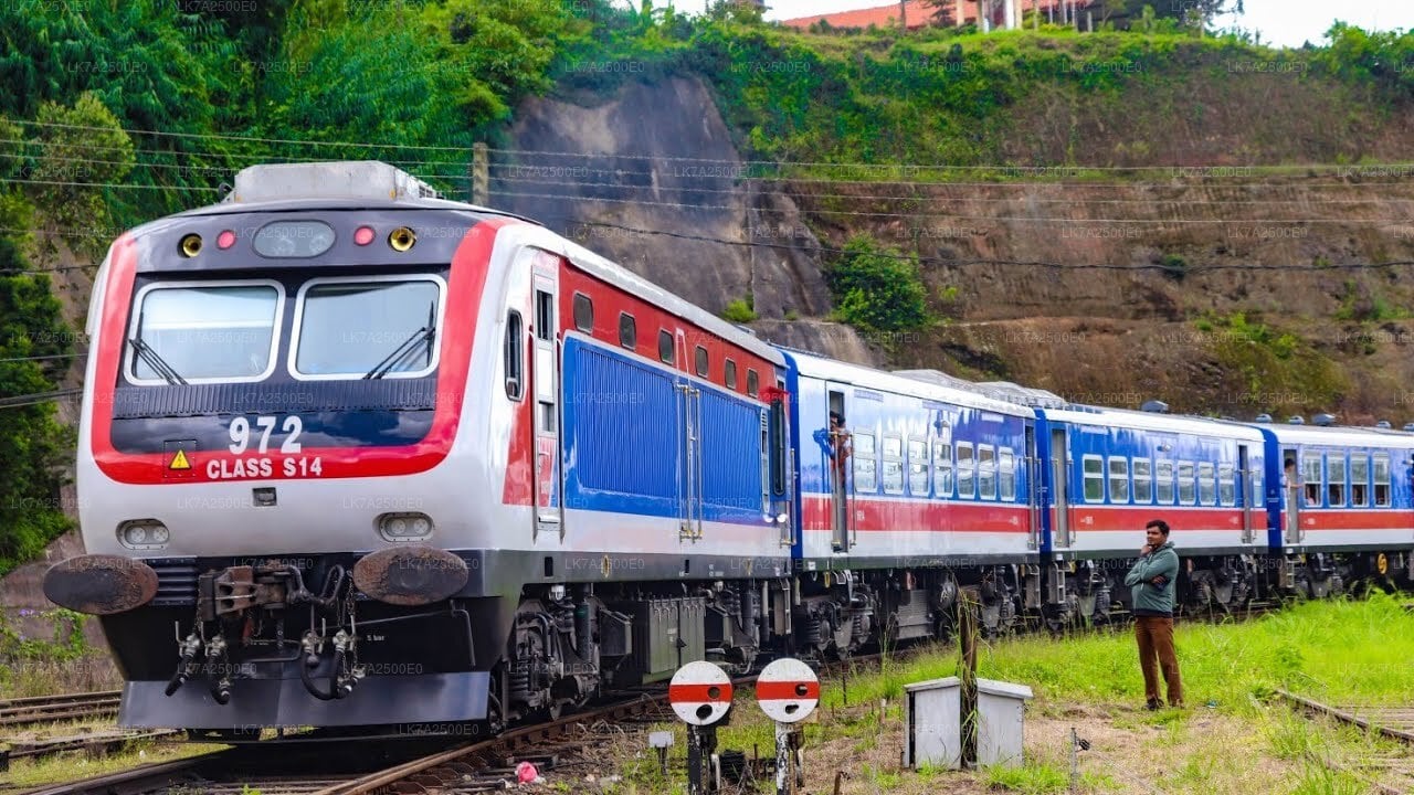 Peradeniya to Ella Train Tickets (Train № 1001 "Denuwara Menike")