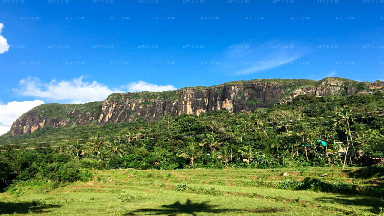 Hiking to Riverston Highlands from Matale City
