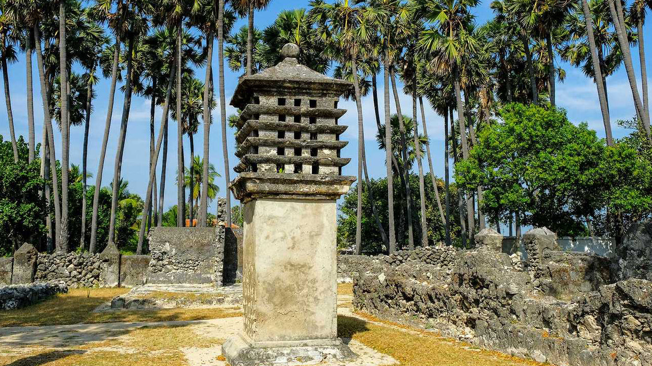 Explore Nainativu and Delft by Boat from Jaffna City