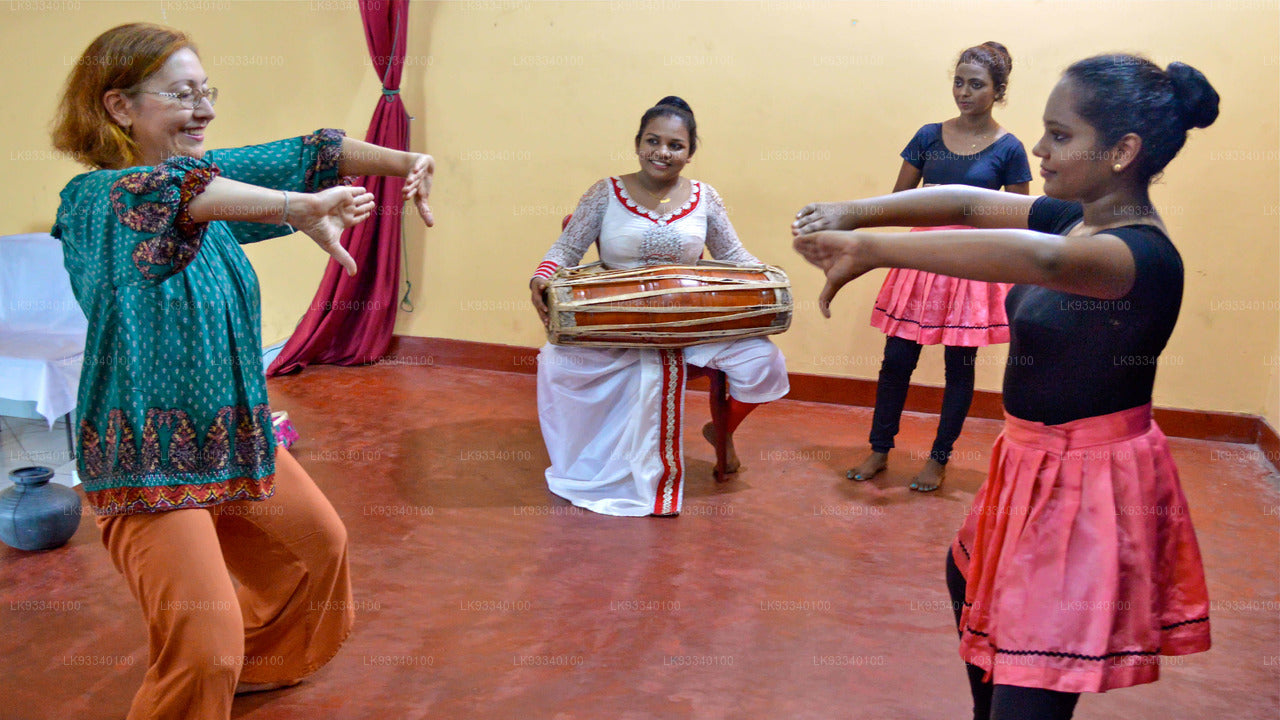 Traditional Dance Experience from Panadura City