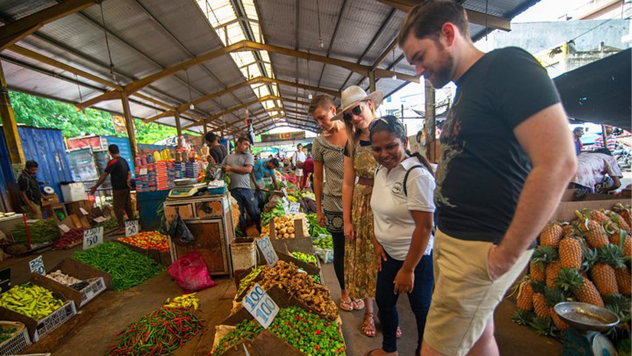 Market Tour and Cooking Class from Colombo City