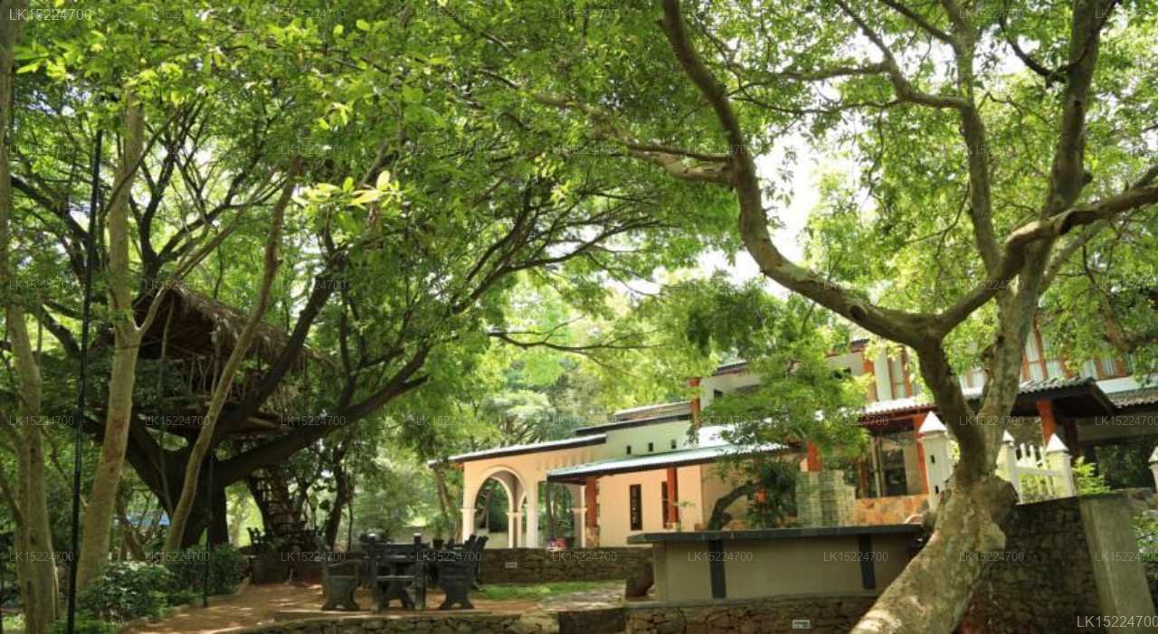 Grand Kalundawa Waterfront Resort
