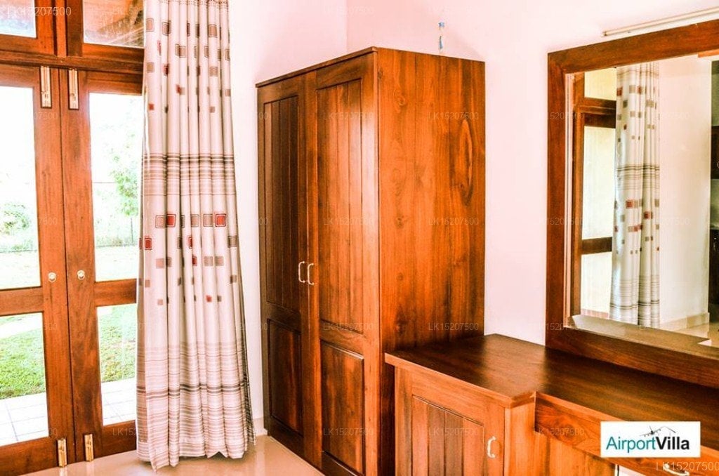 The Airport Villa