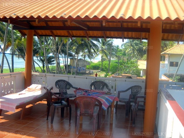 Petter's Beach Inn
