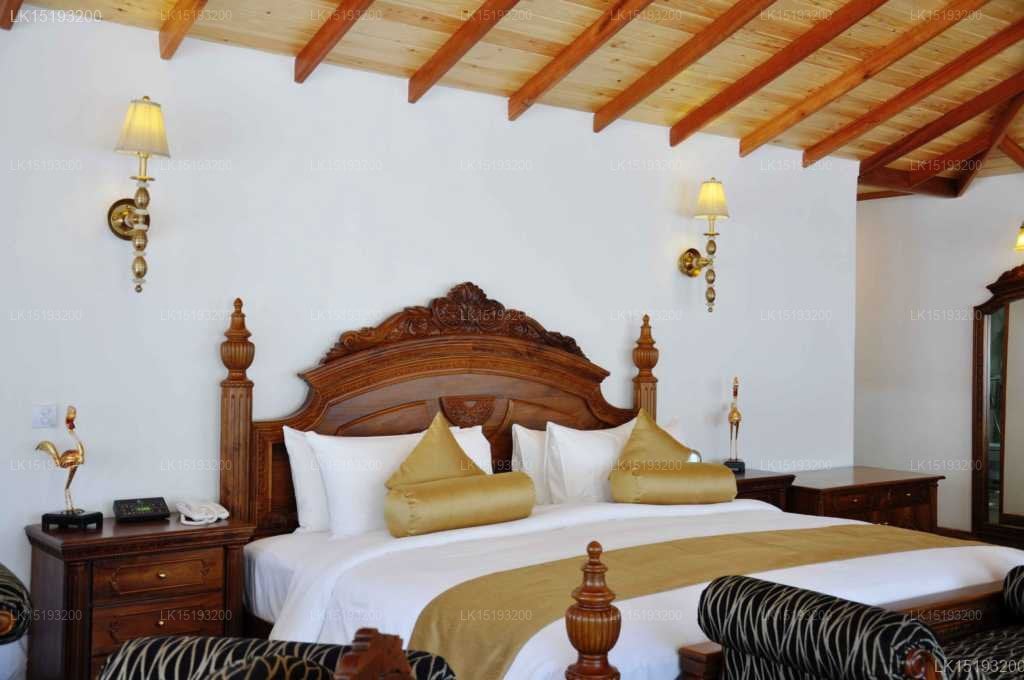 Araliya Green Hills Hotel