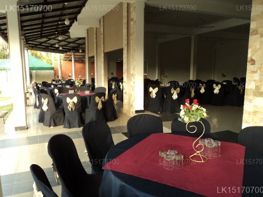 Mapel Leaf Hotel