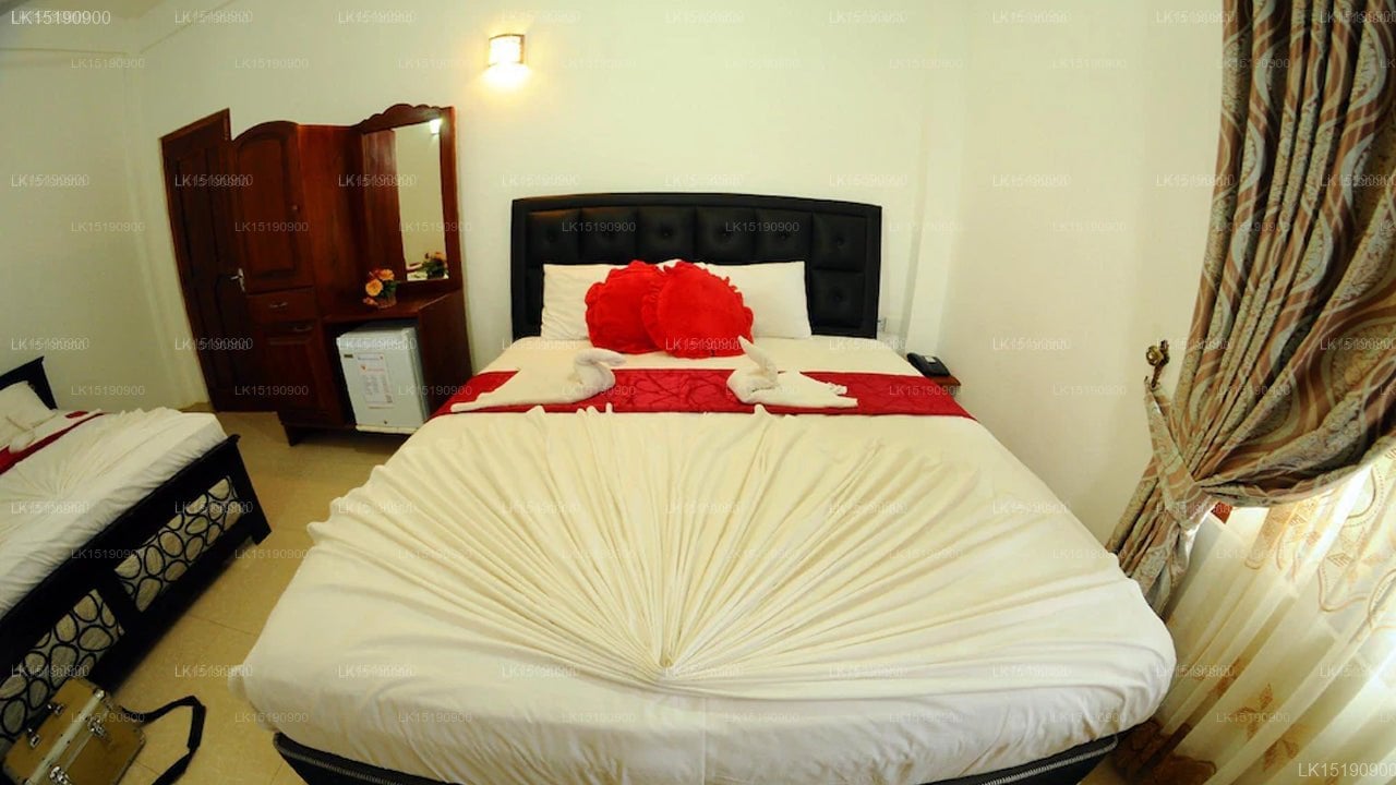Happy Leoni Hotel