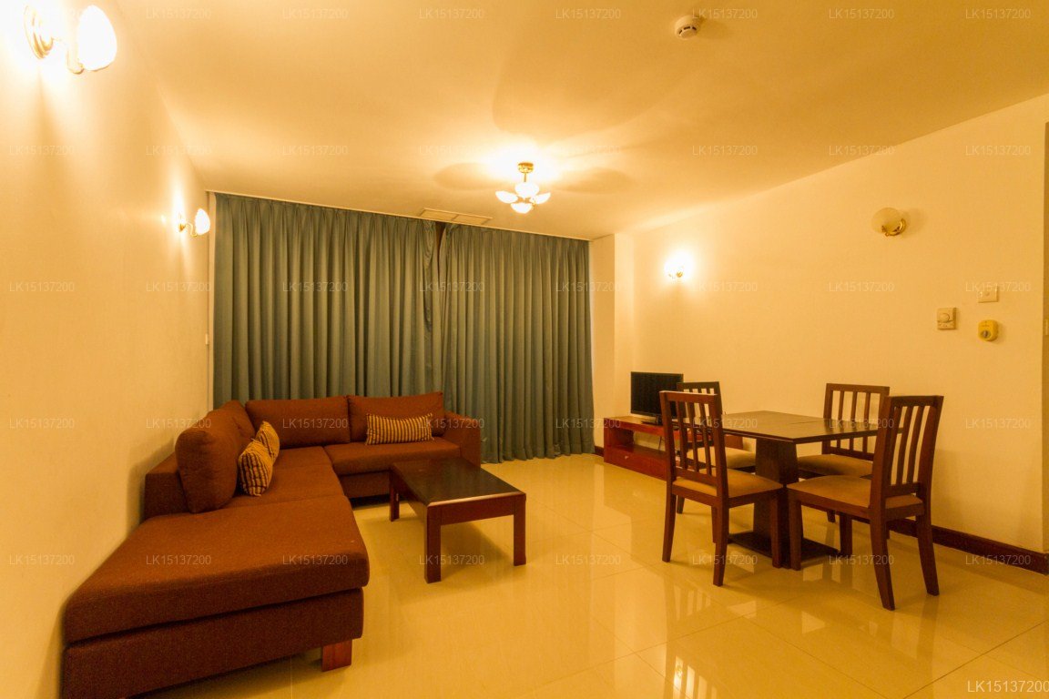 Crescat Apartments