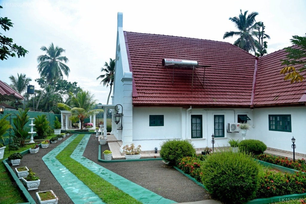 Anthiekka Airport white Villa