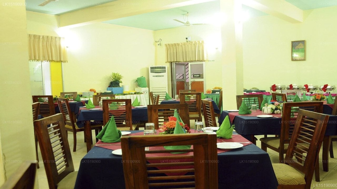 Happy Leoni Hotel