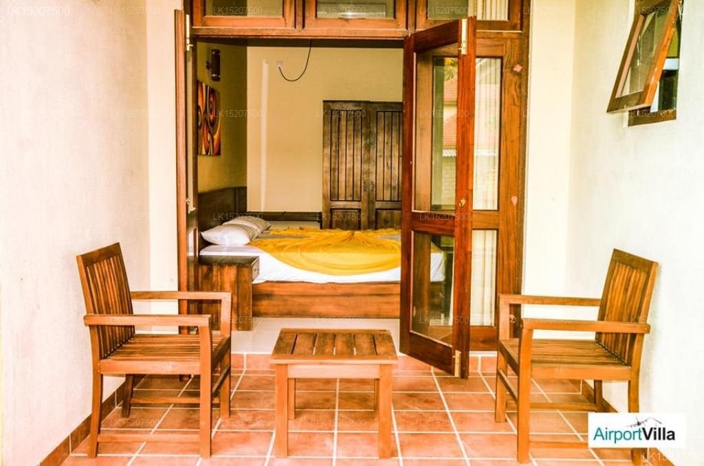 The Airport Villa