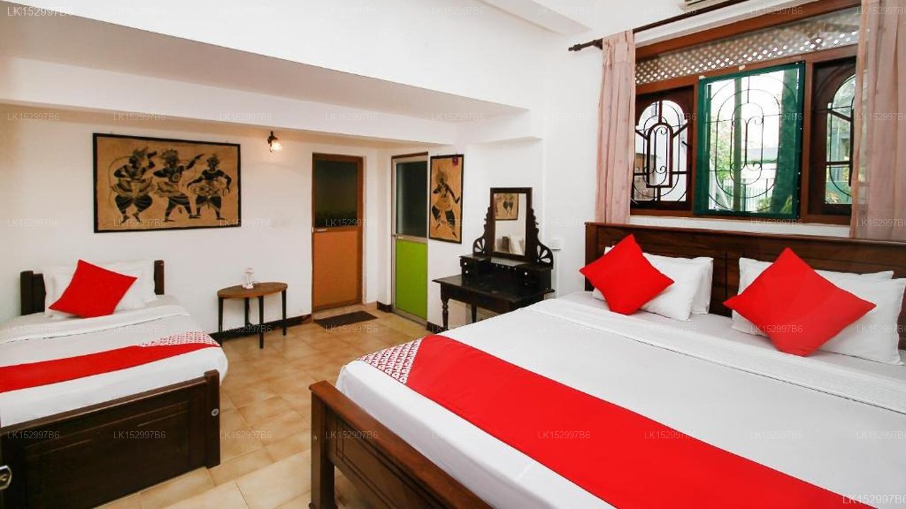 Lioni Holidays Villa