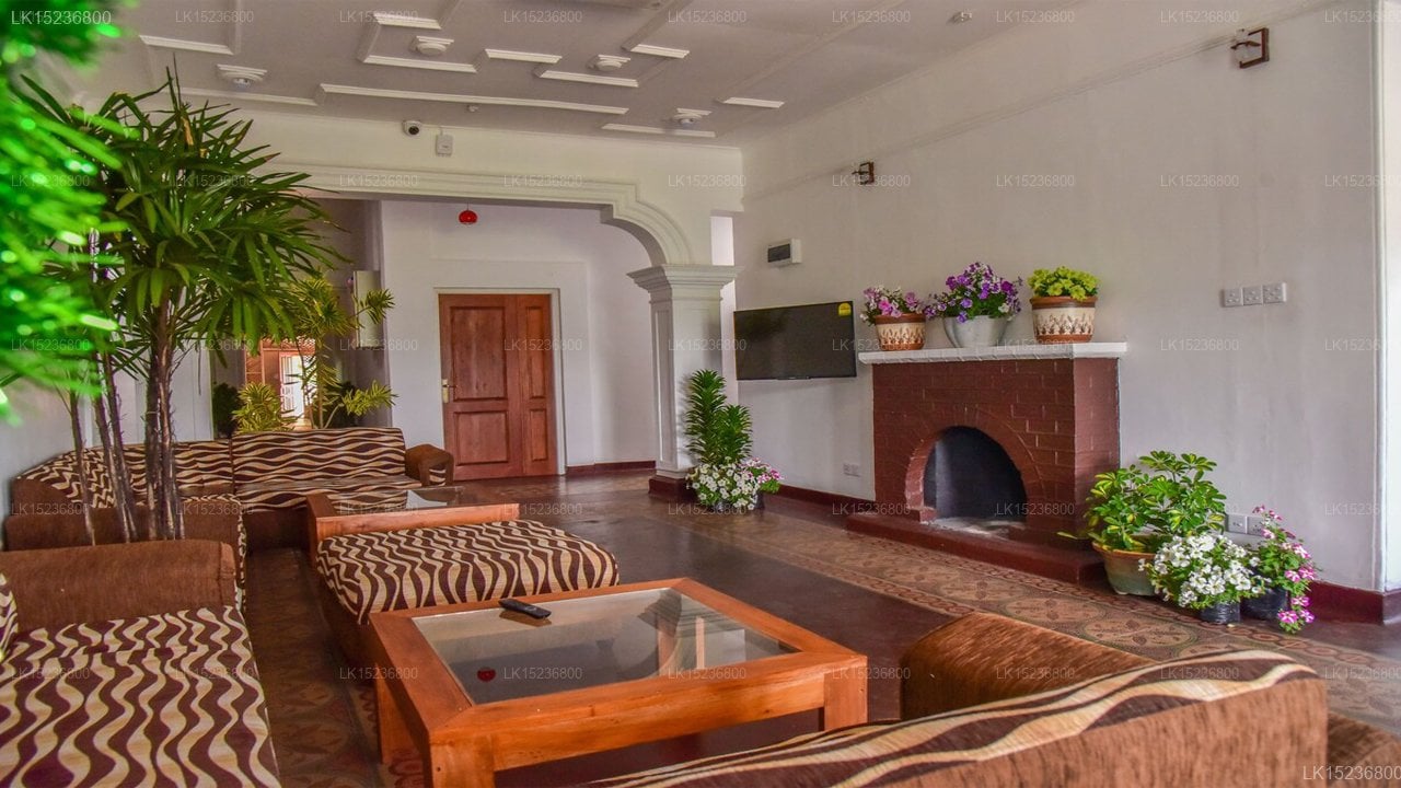 Grand Peak Tea Garden Hotel