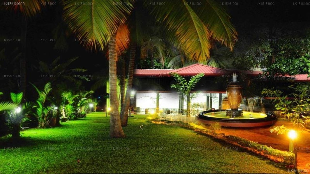 Grand Crown Hotel