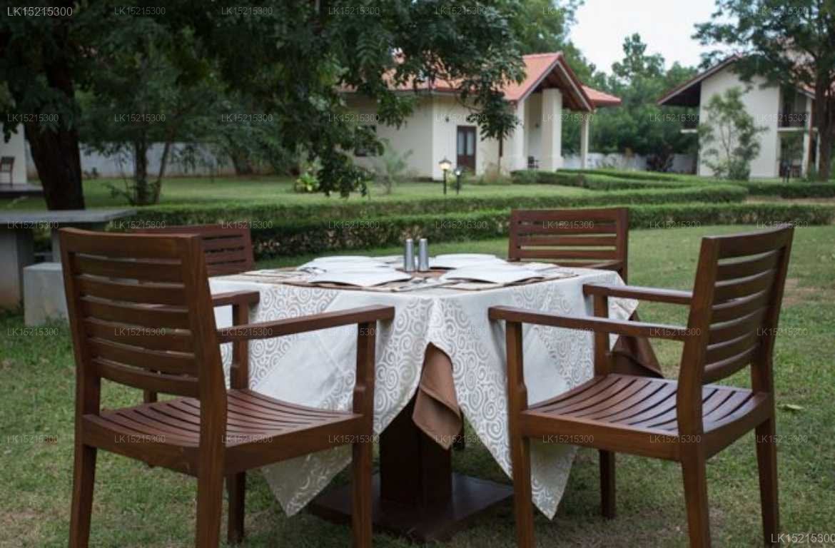 Chenra Hotel, Kataragama