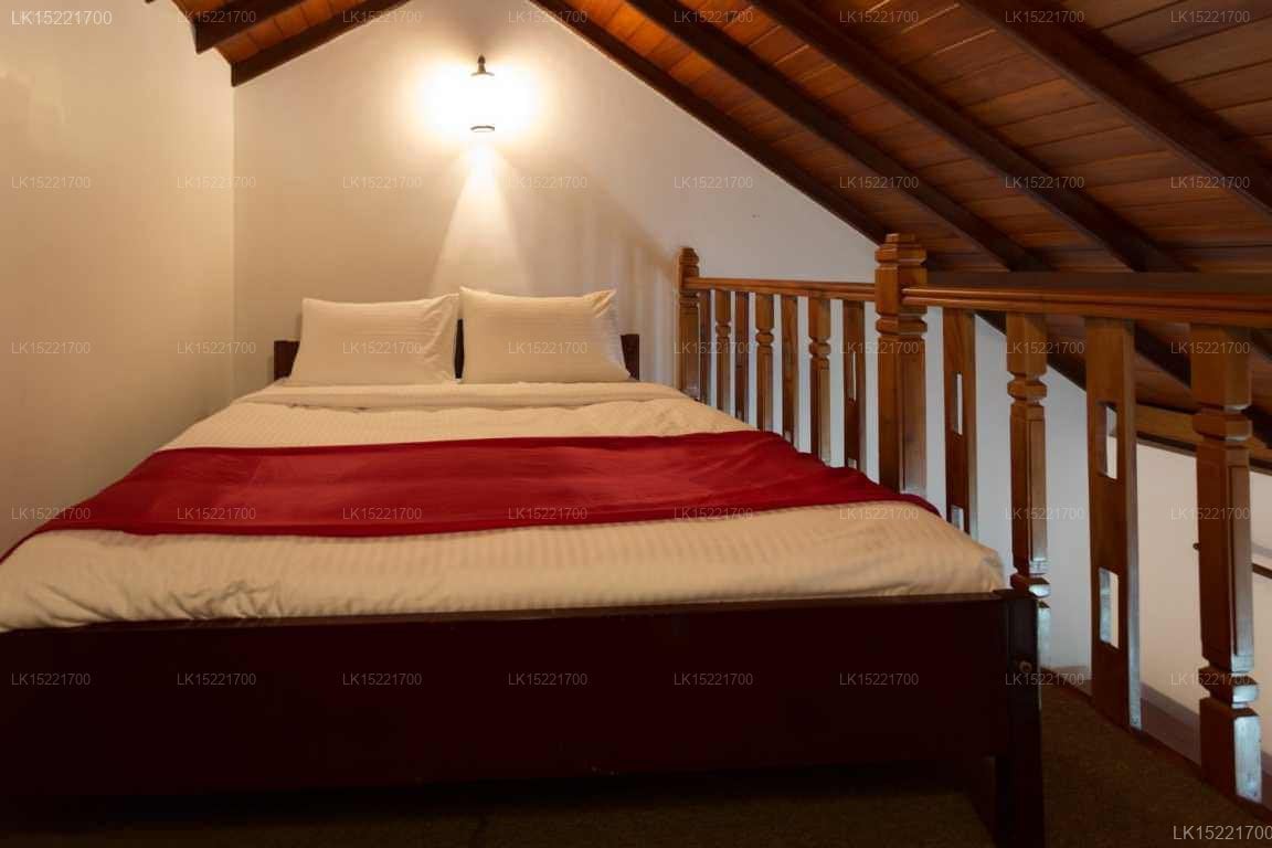 Camellia Lake Resort