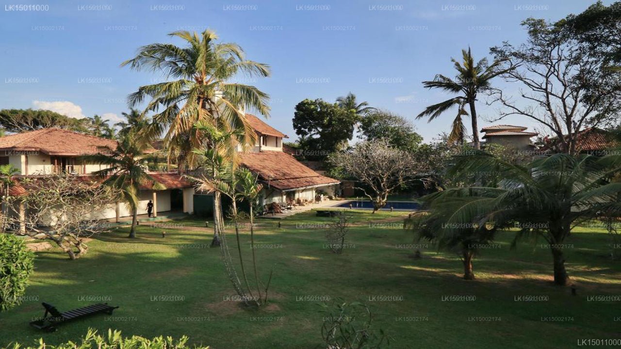 Hibiscus Beach Hotel & Villas