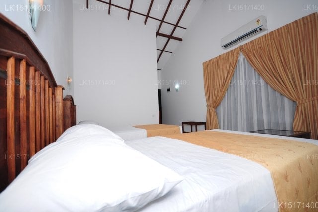 Kataragama Safari Hotel