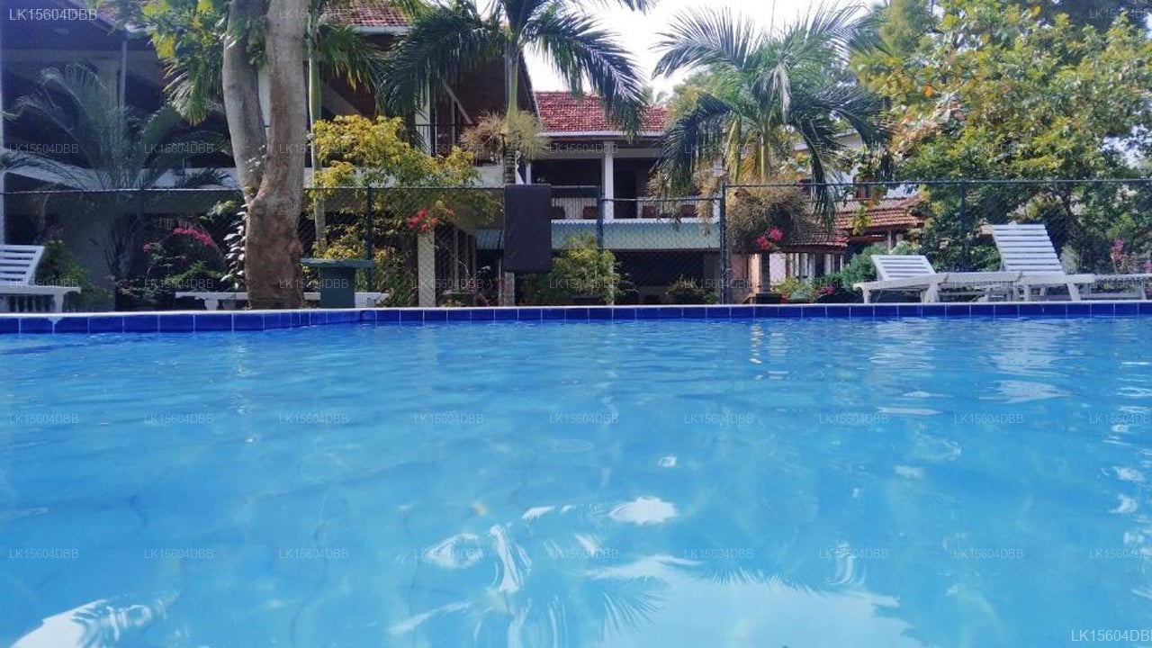 Lake Side Tourist Inn