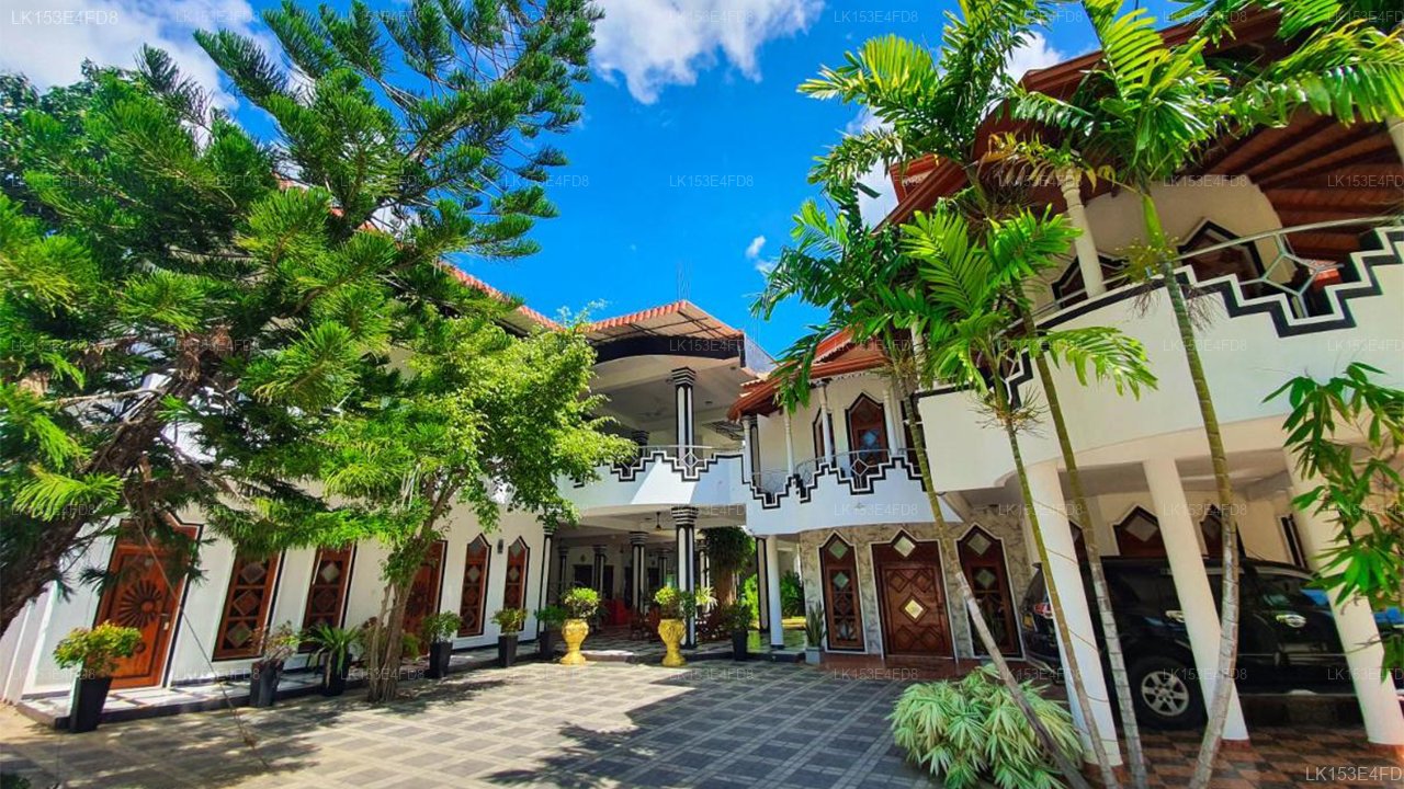 Peacock Reach Hotel