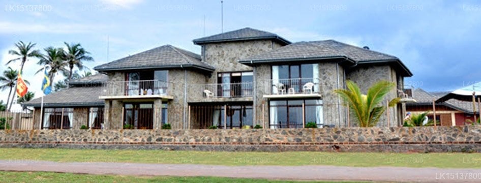 C & I Beach Hotel