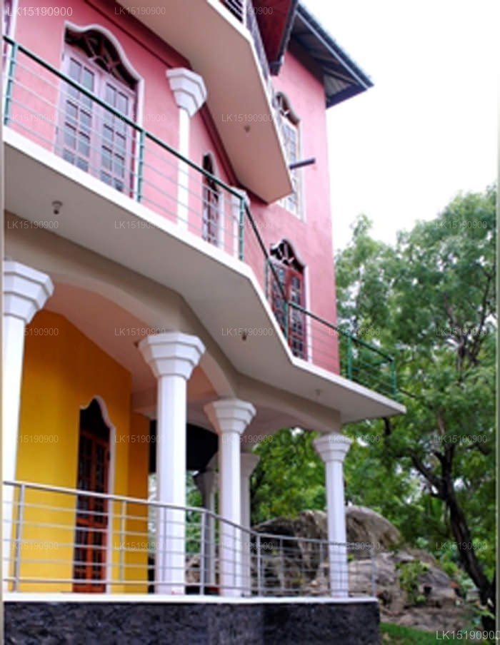 Happy Leoni Hotel