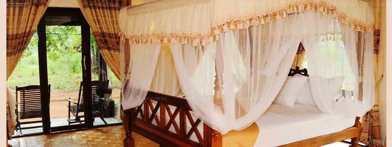 Saunter Paradise Hotel