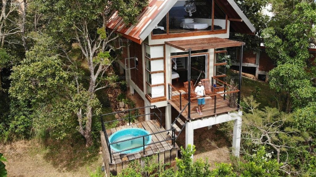 TreeHouse Chalets in Belihuloya